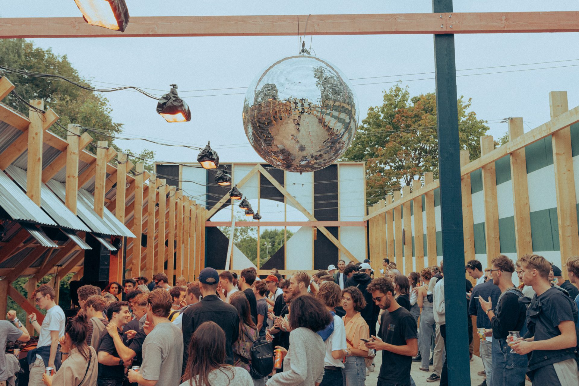 Horst Festival's Feathers stage designed by Fala Atelier