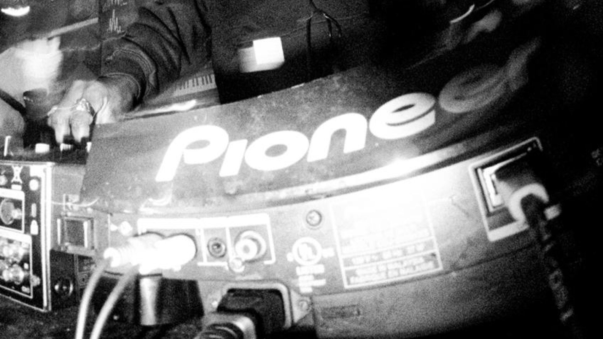 How To Make Your DJ Sets Sound Professional