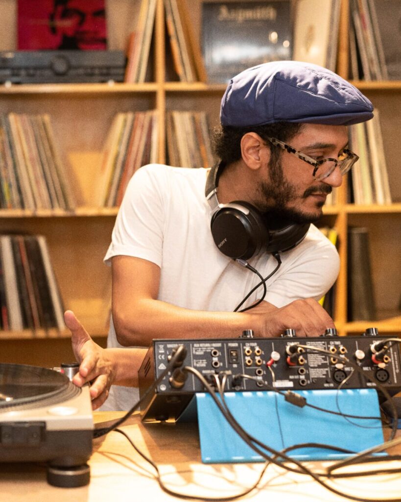 Guedra Guedra playing an eclectic DJ set
