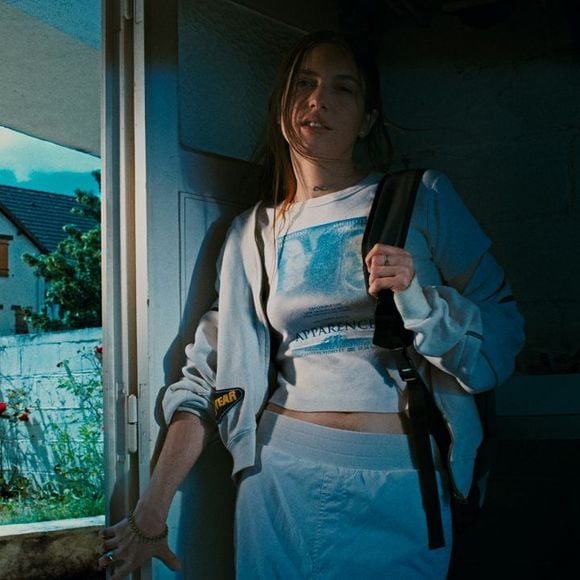 Oklou blends Trip-Hop blending with elements of Synth-Pop and Alternative R&B